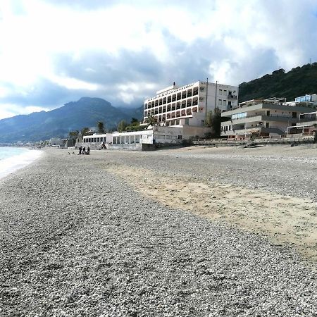 Oltremare Taormina Letojanni Apartment Bagian luar foto