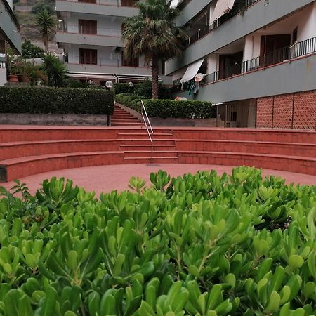 Oltremare Taormina Letojanni Apartment Ruang foto