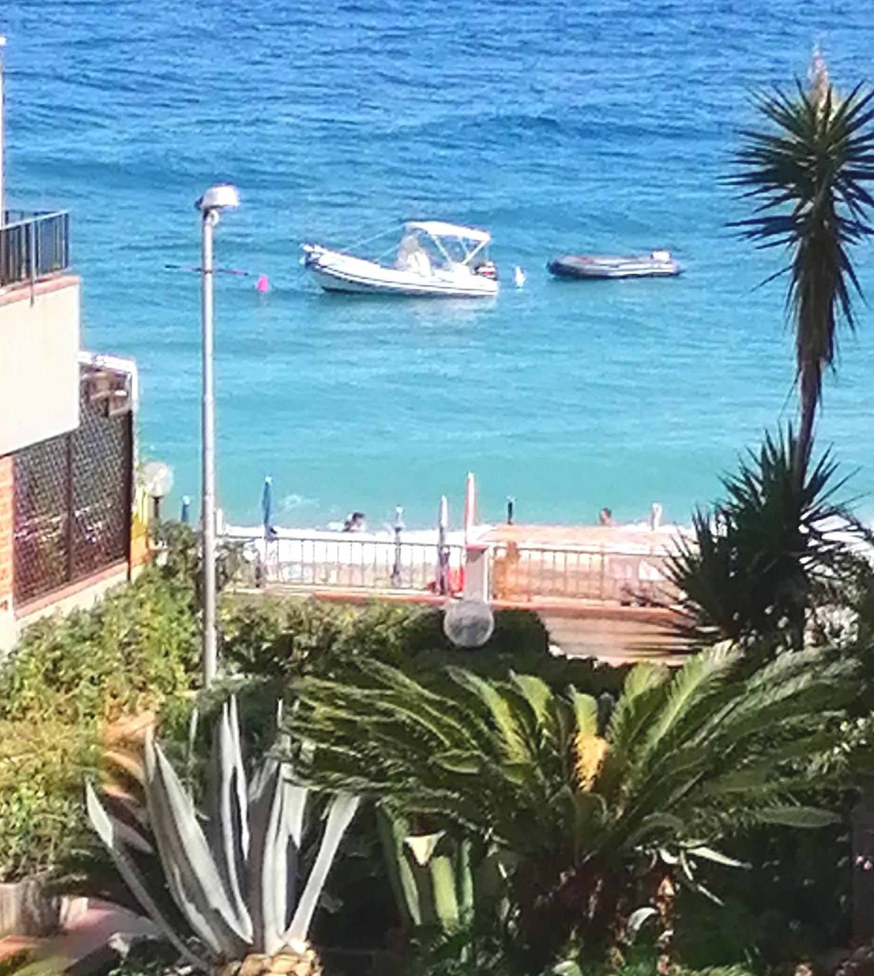 Oltremare Taormina Letojanni Apartment Ruang foto